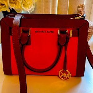 Beautiful cross body bag - Like New condition